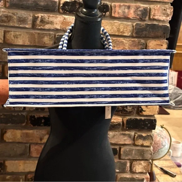 Rae Dunn POOLSIDE Blue and White Stripe Print Poolside Shopper Square Tote NEW! - Picture 3 of 7